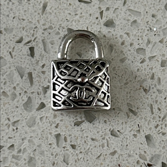 CC Quilted HandBag Silver Pendant - Picture 2 of 8